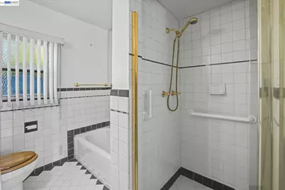 2972 El Monte Ave, Oakland, CA 94605 - Photo 16