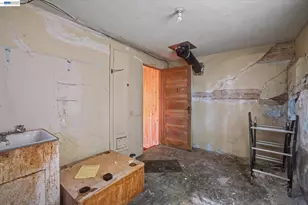 2972 El Monte Ave, Oakland, CA 94605 - Photo 32