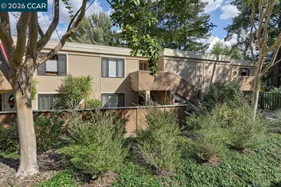 1136 Rockledge Ln #6, Walnut Creek, CA 94595 - Photo 2