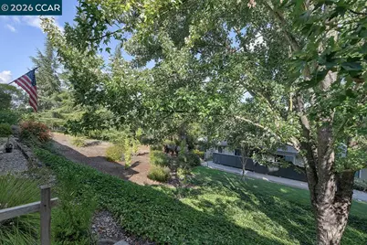 1136 Rockledge Ln #6, Walnut Creek, CA 94595 - Photo 18