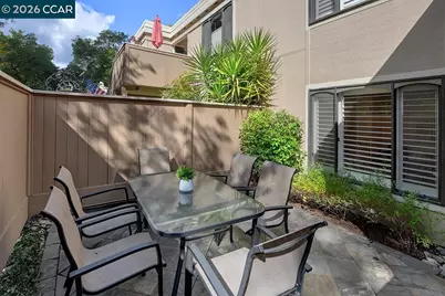 1136 Rockledge Ln #6, Walnut Creek, CA 94595 - Photo 4