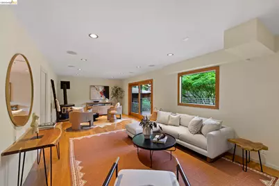 6476 Valley View Rd., Oakland, CA 94611 - Photo 32