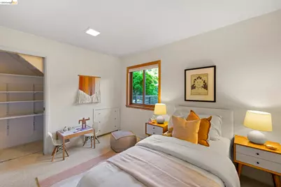 6476 Valley View Rd., Oakland, CA 94611 - Photo 34