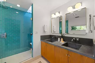 6476 Valley View Rd, Oakland, CA 94611 - Photo 18