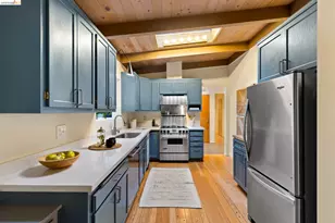 6476 Valley View Rd, Oakland, CA 94611 - Photo 12