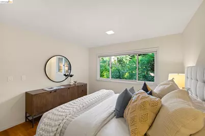 6476 Valley View Rd., Oakland, CA 94611 - Photo 36