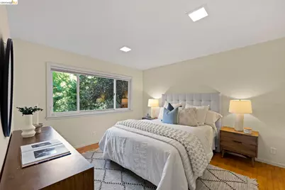 6476 Valley View Rd., Oakland, CA 94611 - Photo 38