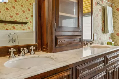 2070 Bush St, San Francisco, CA 94115 - Photo 10