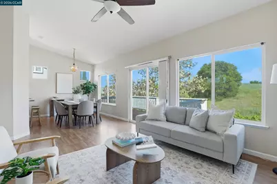 5081 Mesa Ridge Dr, Antioch, CA 94531 - Photo 2