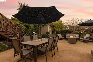 477 49th St, Oakland, CA 94609 - Photo 38