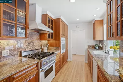 27 Whitehall Dr, Orinda, CA 94563 - Photo 8