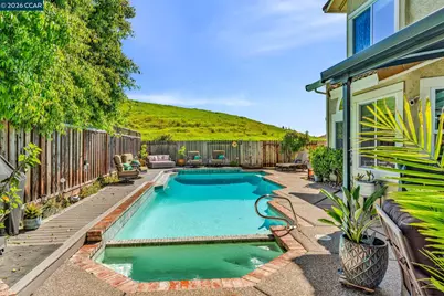 2486 Del Monte Dr, Fairfield, CA 94534 - Photo 40