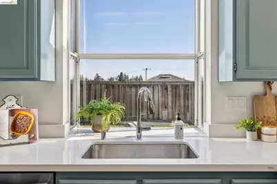 2004 Fries Ct, Martinez, CA 94553 - Photo 18