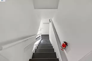 4985 Hedge Ln, Oakland, CA 94602 - Photo 22