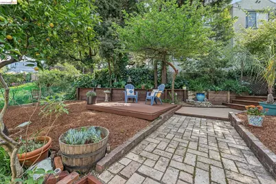 2306 Ivy Dr, Oakland, CA 94606 - Photo 44