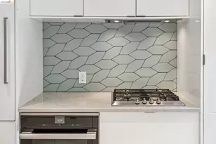 2306 Ivy Dr, Oakland, CA 94606 - Photo 34