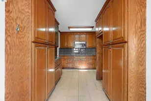 387 Tennyson Rd, Hayward, CA 94544 - Photo 16