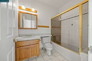 5910 Chabot Rd, Oakland, CA 94618 - Photo 18