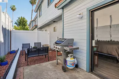 1255 Los Robles Ave #9, Pasadena, CA 91104 - Photo 32