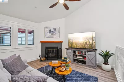 1255 Los Robles Ave #9, Pasadena, CA 91104 - Photo 2