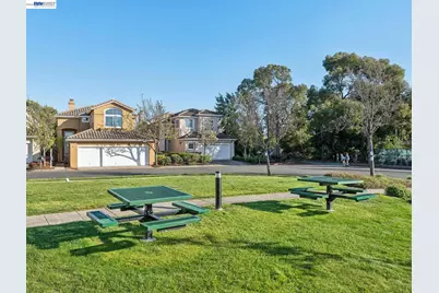 321 Ratto Rd, Alameda, CA 94502 - Photo 2