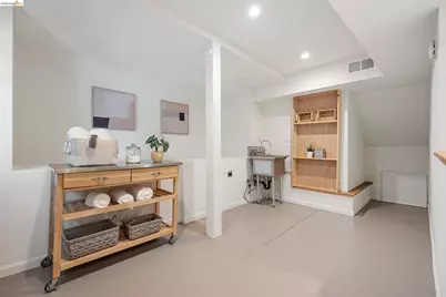 6600 Heather Ridge Way, Oakland, CA 94611 - Photo 38