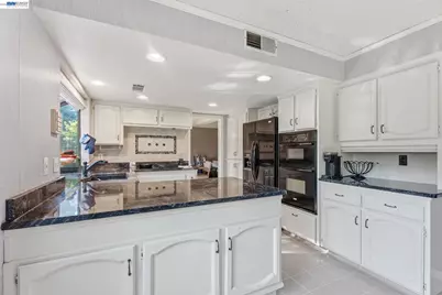 6424 Vagedes, Fresno, CA 93711 - Photo 16