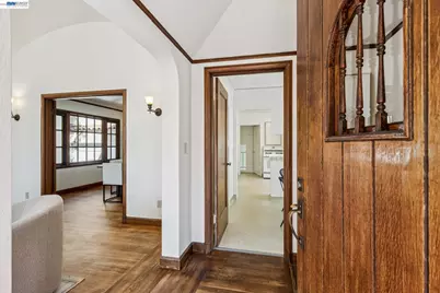 2811 Yosemite Ave, Alameda, CA 94501 - Photo 4
