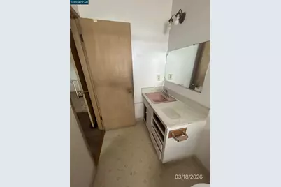 6233 Leona St, Oakland, CA 94605 - Photo 8