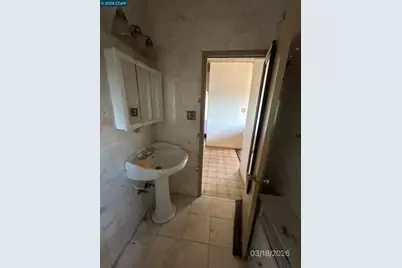 6233 Leona St, Oakland, CA 94605 - Photo 12