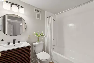 4021 Maybelle Ave, Oakland, CA 94619 - Photo 38