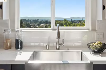 4021 Maybelle Ave, Oakland, CA 94619 - Photo 16