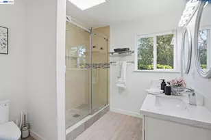 15 Sequoyah View Ct, Oakland, CA 94605 - Photo 22