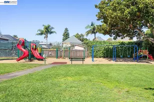 1848 Walnut St, Alameda, CA 94501 - Photo 52