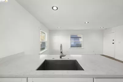 2218 82nd Ave, Oakland, CA 94605 - Photo 6