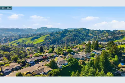 285 Claudia Ct, Moraga, CA 94556 - Photo 46