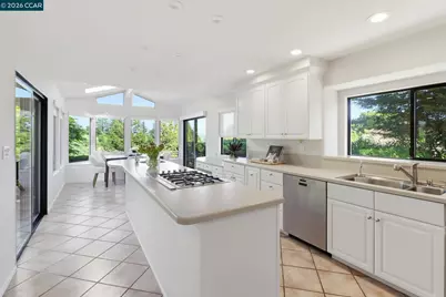 285 Claudia Ct, Moraga, CA 94556 - Photo 10