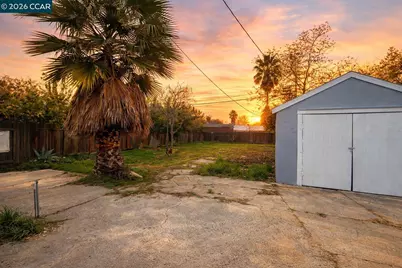 3743 23rd Ave, Sacramento, CA 95820 - Photo 14