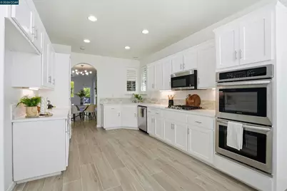 106 Lookout Ct, Hercules, CA 94547 - Photo 6