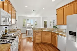 19455 Buren Pl, Castro Valley, CA 94552 - Photo 10