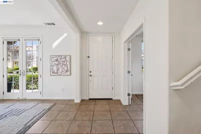 220 Hollister Avenue, Alameda, CA 94501 - Photo 4