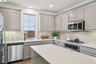 220 Hollister Avenue, Alameda, CA 94501 - Photo 24