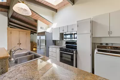 18602 Center St, Castro Valley, CA 94546 - Photo 12