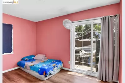 1090 70th Ave, Oakland, CA 94621 - Photo 4
