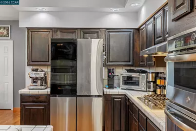 8675 Falmouth Way, Sacramento, CA 95823 - Photo 14