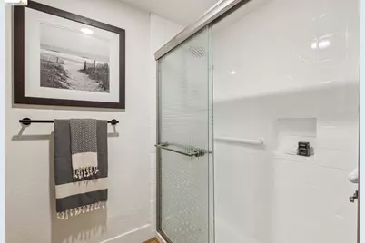 635 Canyon Oaks Dr #B, Oakland, CA 94605 - Photo 28