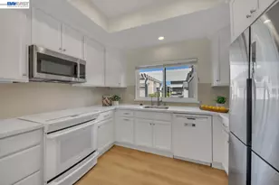 828 Columba Ln, Foster City, CA 94404 - Photo 20