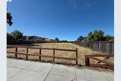 29495 Dixon St, Hayward, CA 94544 - Photo 1
