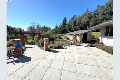 17121 Laurel Rd, Los Gatos, CA 95033 - Photo 36
