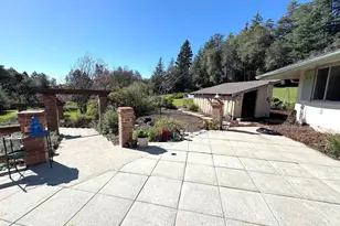 17121 Laurel Rd, Los Gatos, CA 95033 - Photo 36